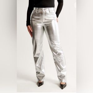 NWT Abercrombie Curve Love Vegan Leather 90s Relaxed Pant in silver Size 14